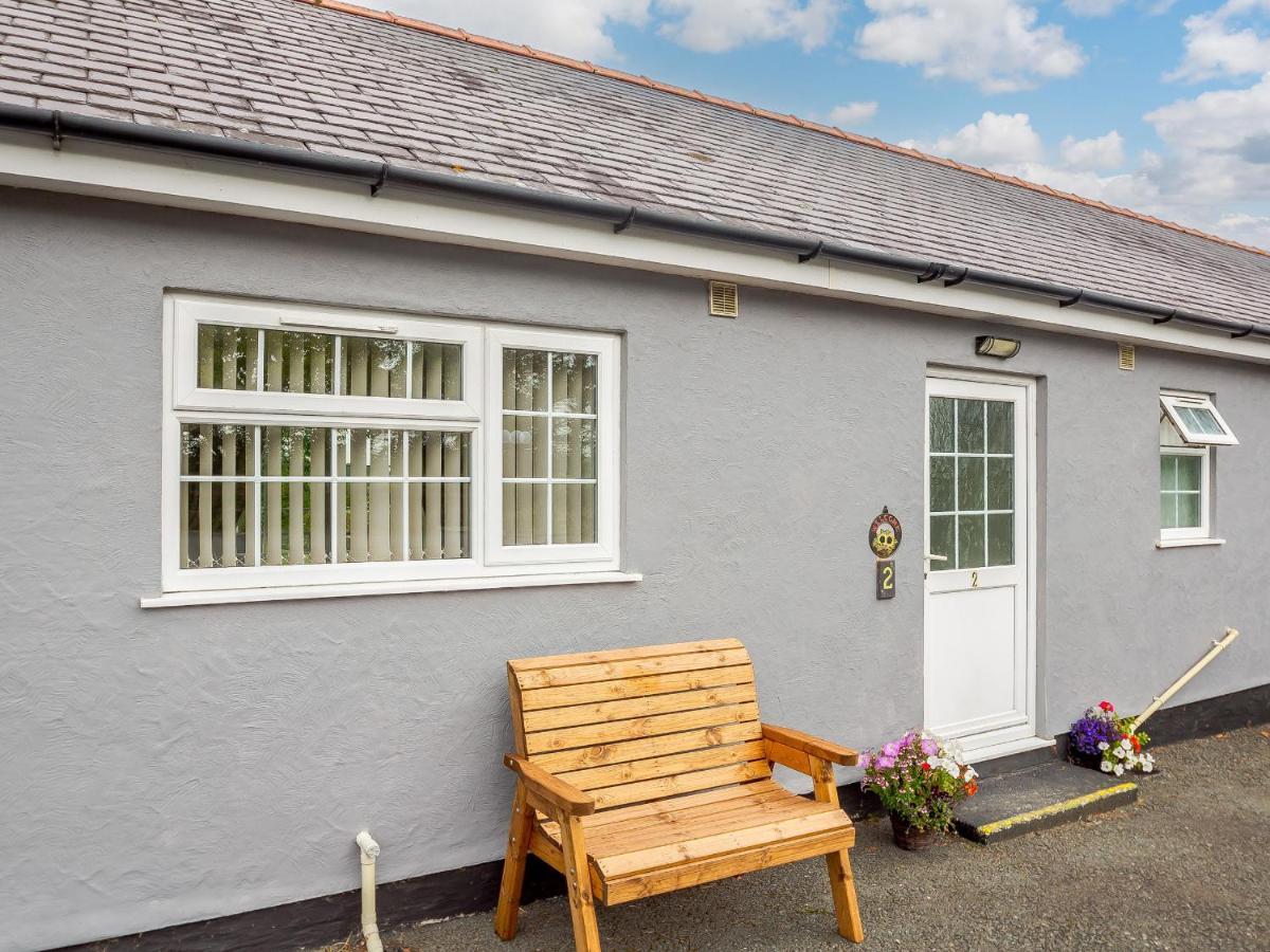 2 Black Horse Cottages Pentraeth Экстерьер фото