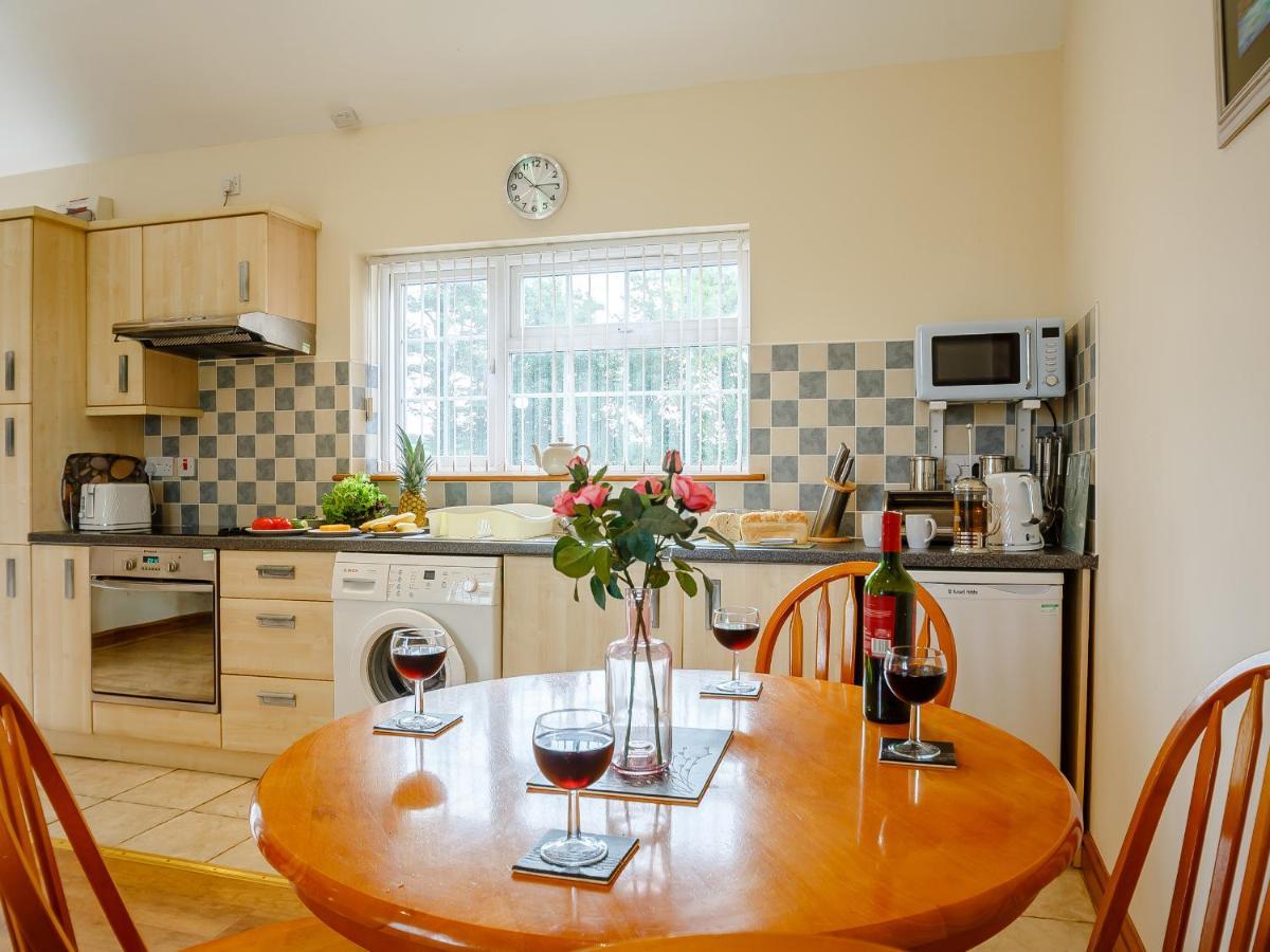2 Black Horse Cottages Pentraeth Экстерьер фото
