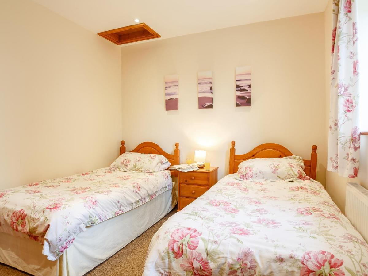 2 Black Horse Cottages Pentraeth Экстерьер фото