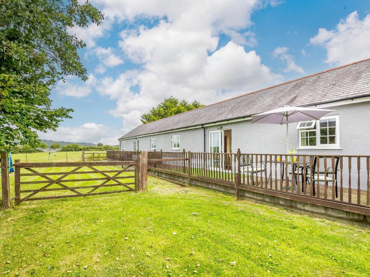 2 Black Horse Cottages Pentraeth Экстерьер фото